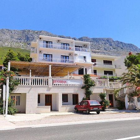 Apartments And Rooms By The Sea Lokva Rogoznica, Omis - 2973 Екстер'єр фото