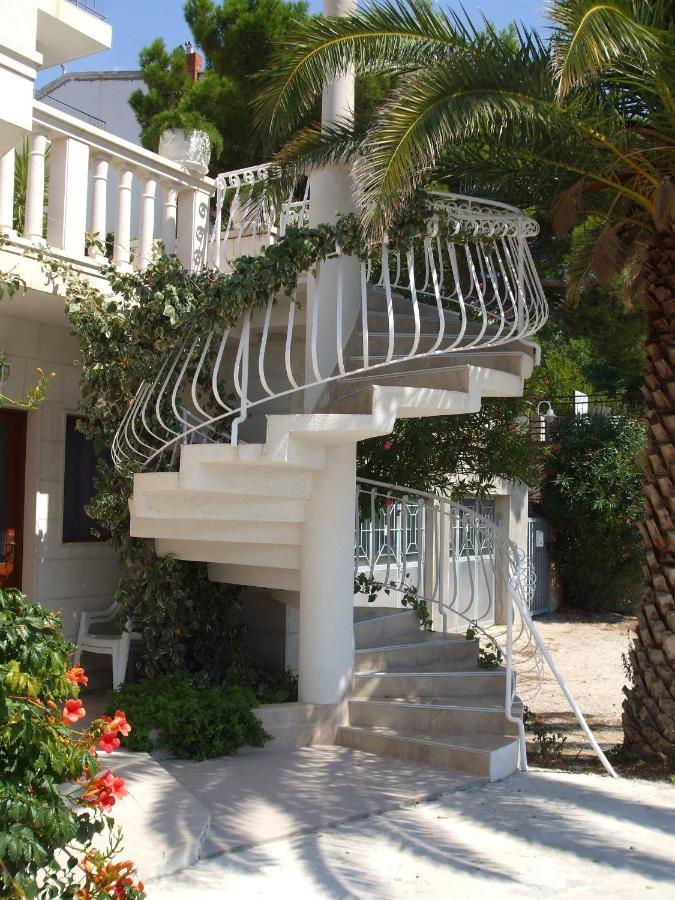 Apartments And Rooms By The Sea Lokva Rogoznica, Omis - 2973 Екстер'єр фото