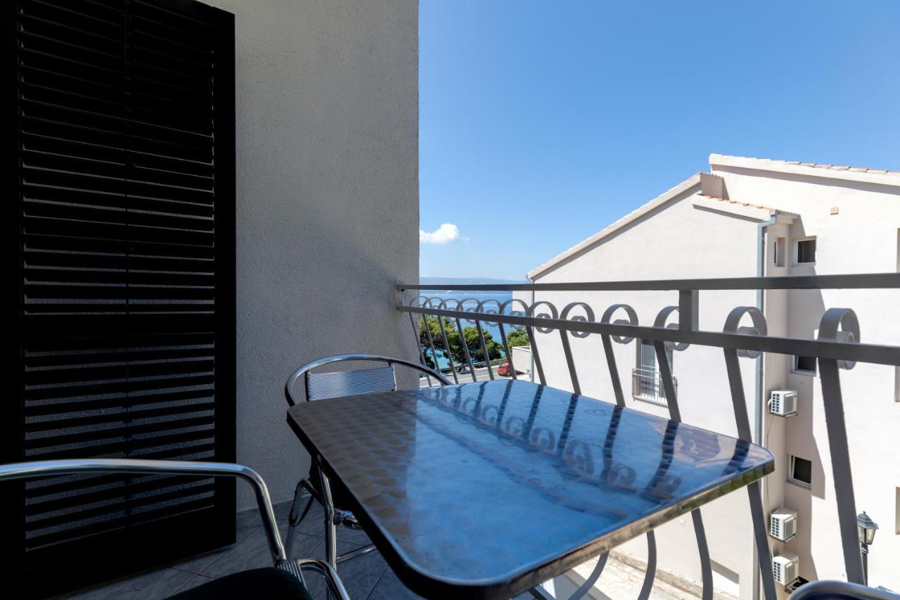 Apartments And Rooms By The Sea Lokva Rogoznica, Omis - 2973 Екстер'єр фото
